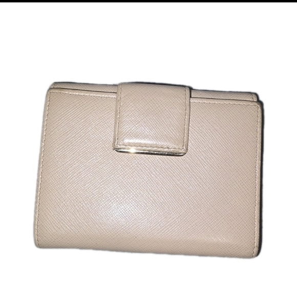 EUC - Prada Cream Leather Women's Wallet With Pink Interior - Picture 5 of 7